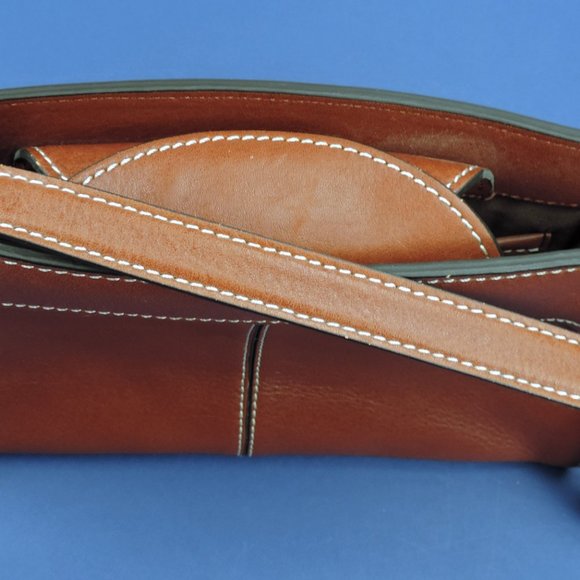 Adrienne Vittadini Leather Purse Handbag NWOT - Picture 2 of 6